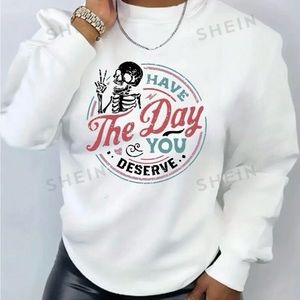 Women’s sweatshirt 🤍